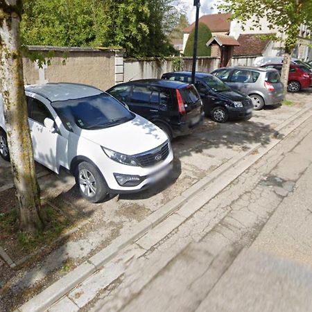 Maison De Ville Avec Parking Gratuit Chablis Kültér fotó